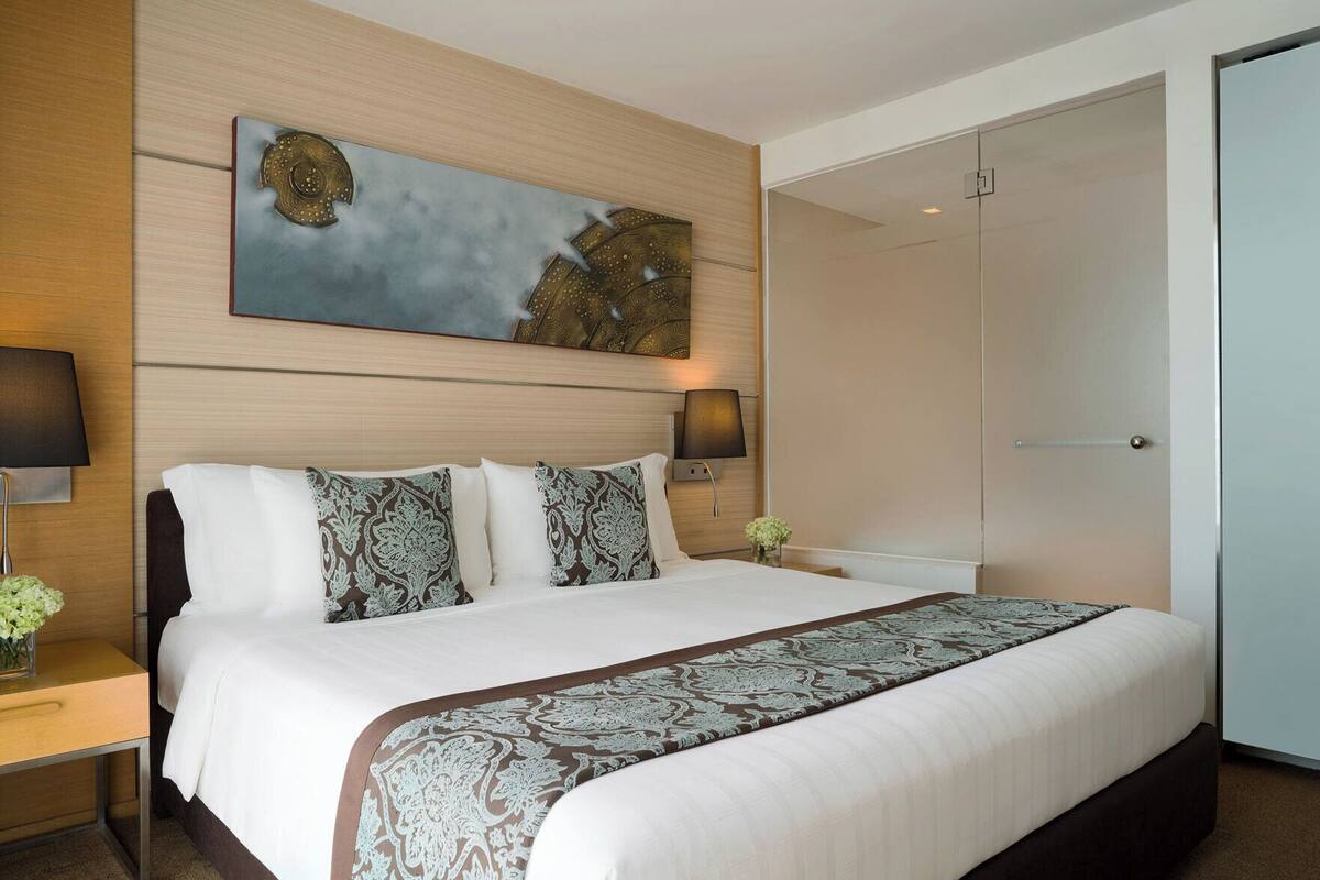 Hochwertige Bettwaren, Daunenbettdecken, Pillowtop-Betten, Minibar