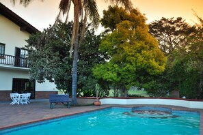 0B | Piscina al aire libre