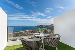 Minibar, in-room safe, desk, iron/ironing board