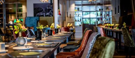 Breakfast, lunch and dinner served