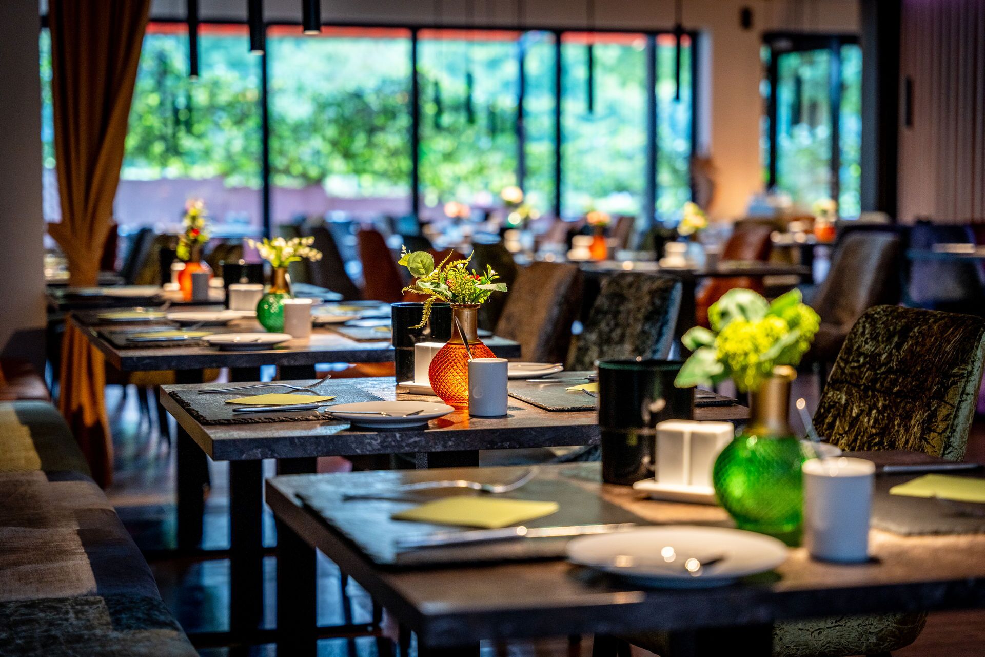 breakfast, lunch and dinner served