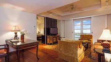 Premium-sengetøj, minibar, pengeskab på værelset, skrivebord