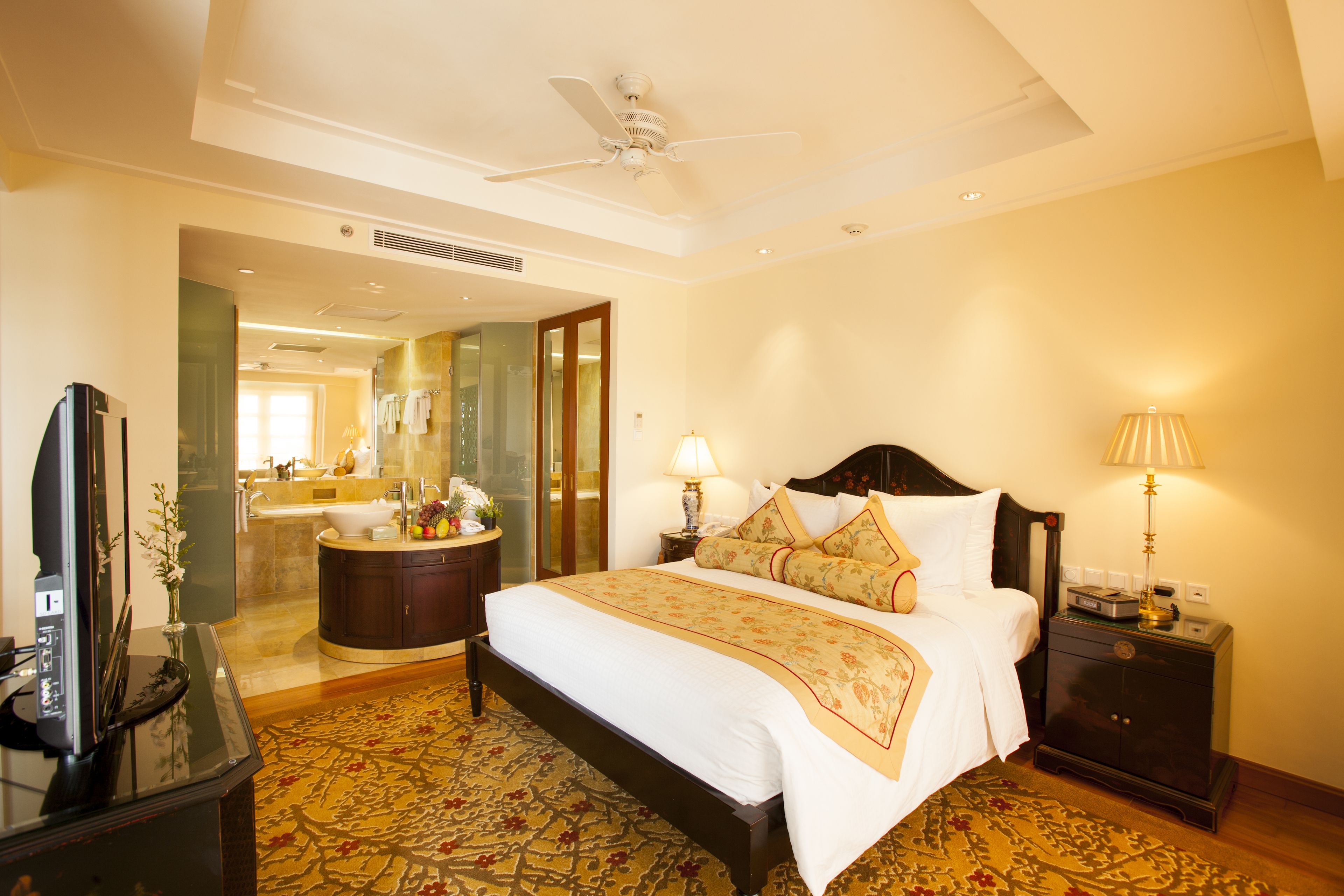 Khám Phá Vẻ Đẹp Lộng Lẫy của Khách sạn Indochine Palace - Điểm Dừng Chân Tuyệt Vời Tại Huế Khám Phá Vẻ Đẹp Lộng Lẫy của Khách sạn Indochine Palace - Điểm Dừng Chân Tuyệt Vời Tại Huế