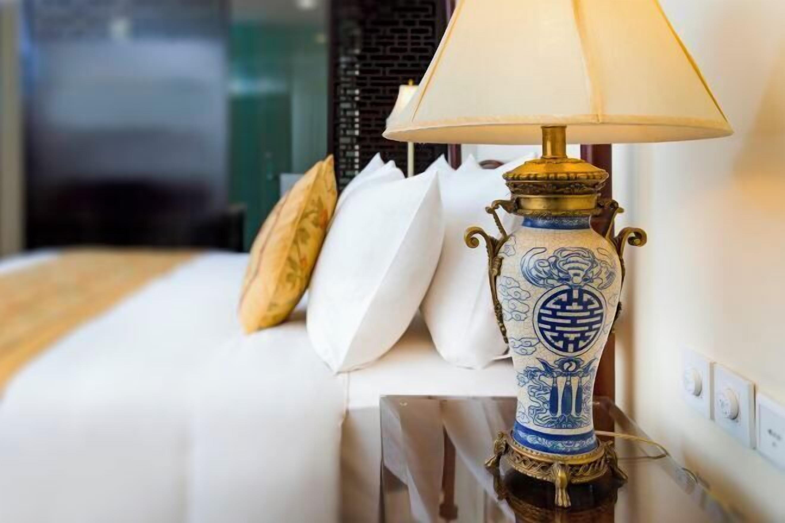 Premium bedding, minibar, in-room safe, desk