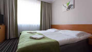 Standard-Doppelzimmer | Schreibtisch, Verdunkelungsvorhänge, Bügeleisen/Bügelbrett