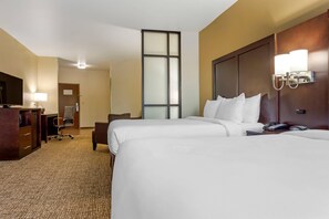 Suite, 2 camas Queen size, para no fumadores | Ropa de cama de alta calidad y escritorio