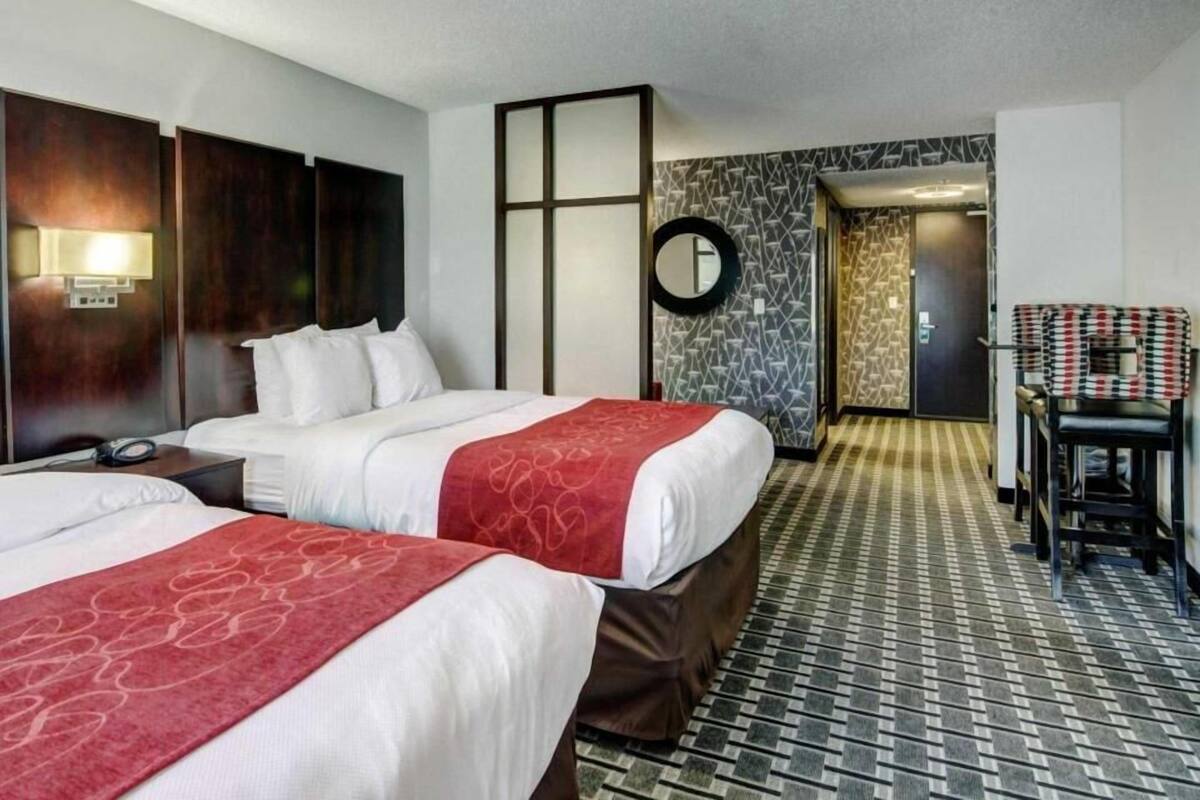 Bureau, espace de travail pour ordinateurs portables