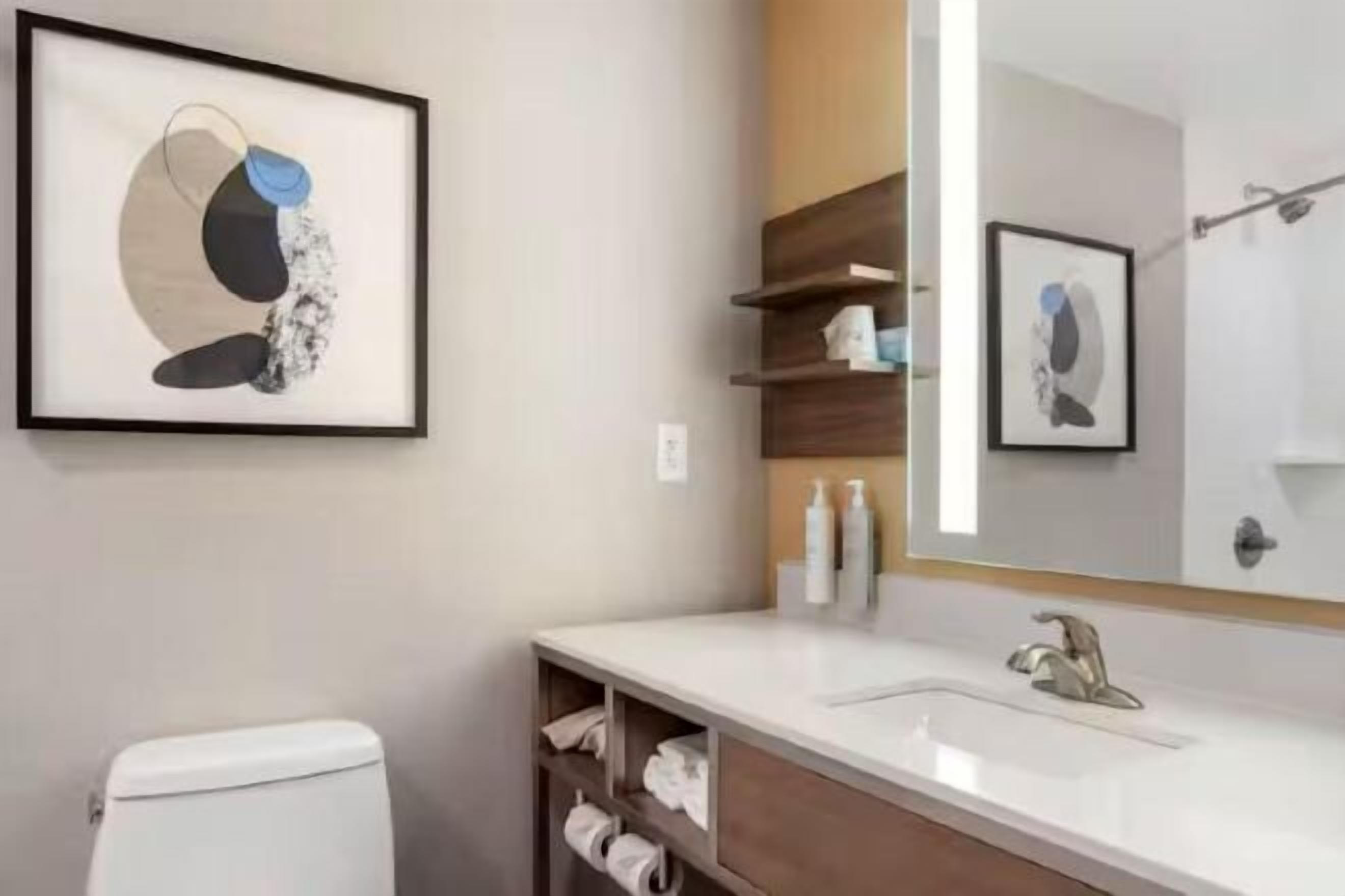 Banheiro | Chuveiro/banheira combinados, secador de cabelo, toalhas de banho 