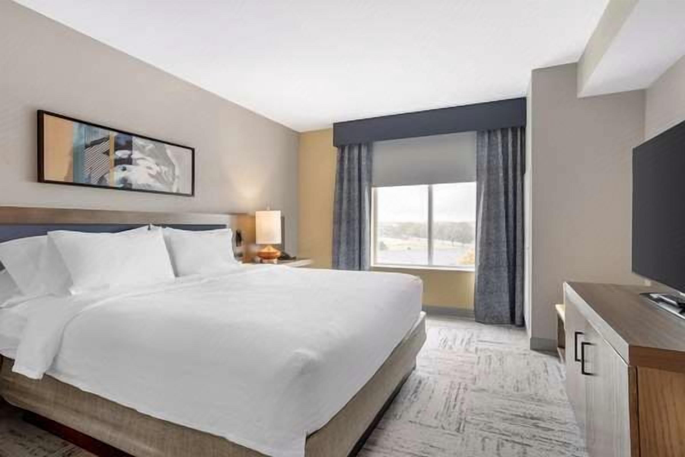 In-room safe, desk, iron/ironing board, rollaway beds