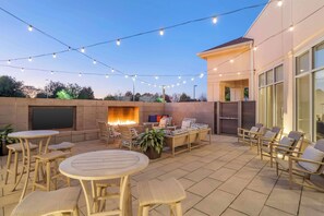 Terrace/patio - Hilton Garden Inn Charlotte/Concord (Concord)