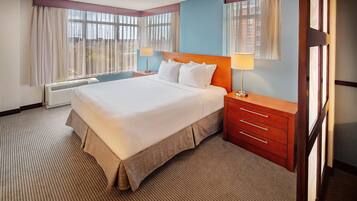 Room, 1 King Bed, Accessible, Bathtub | Hypo-allergenic bedding, pillowtop beds, desk, blackout drapes