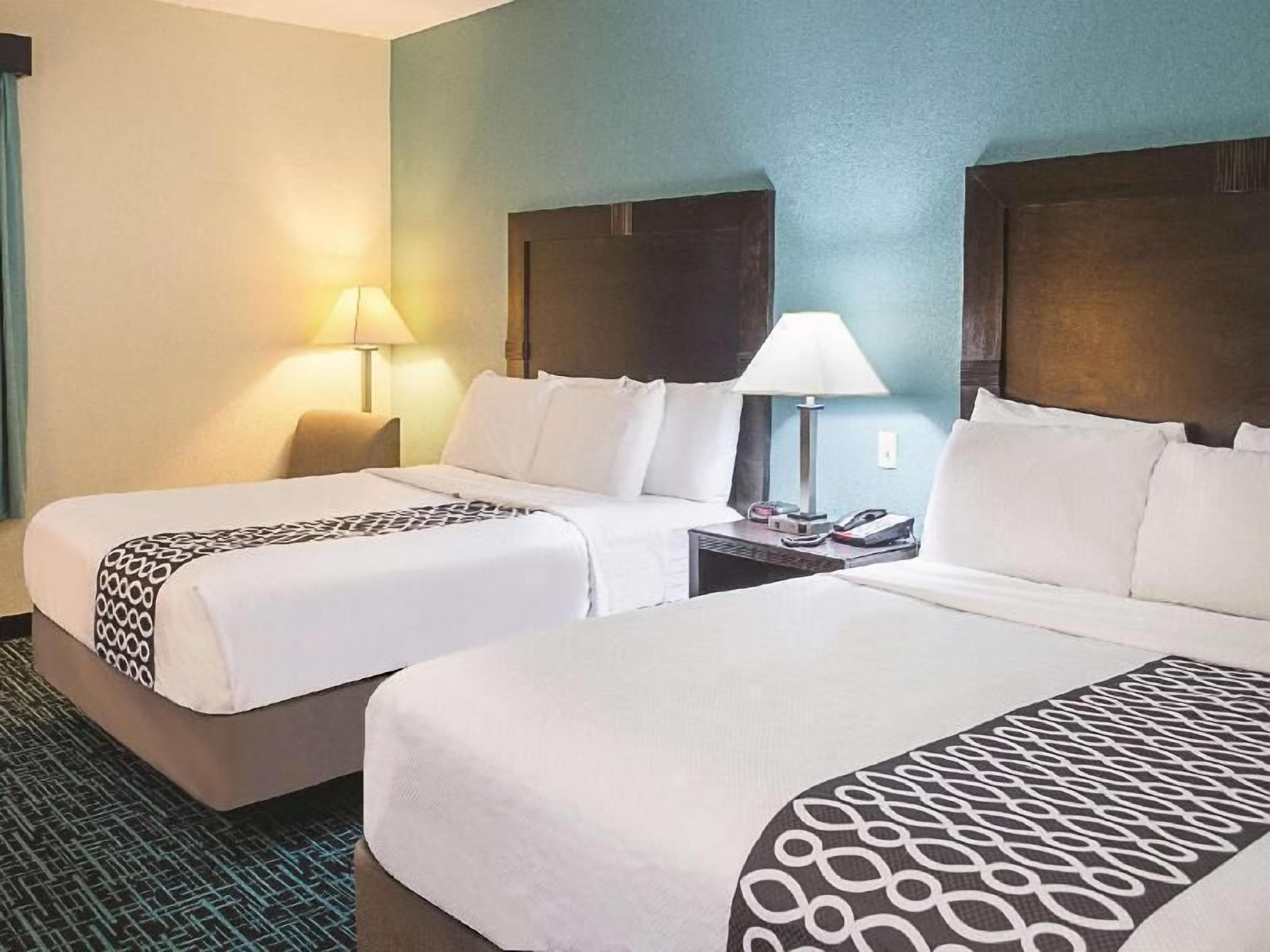 Ropa de cama de alta calidad y escritorio