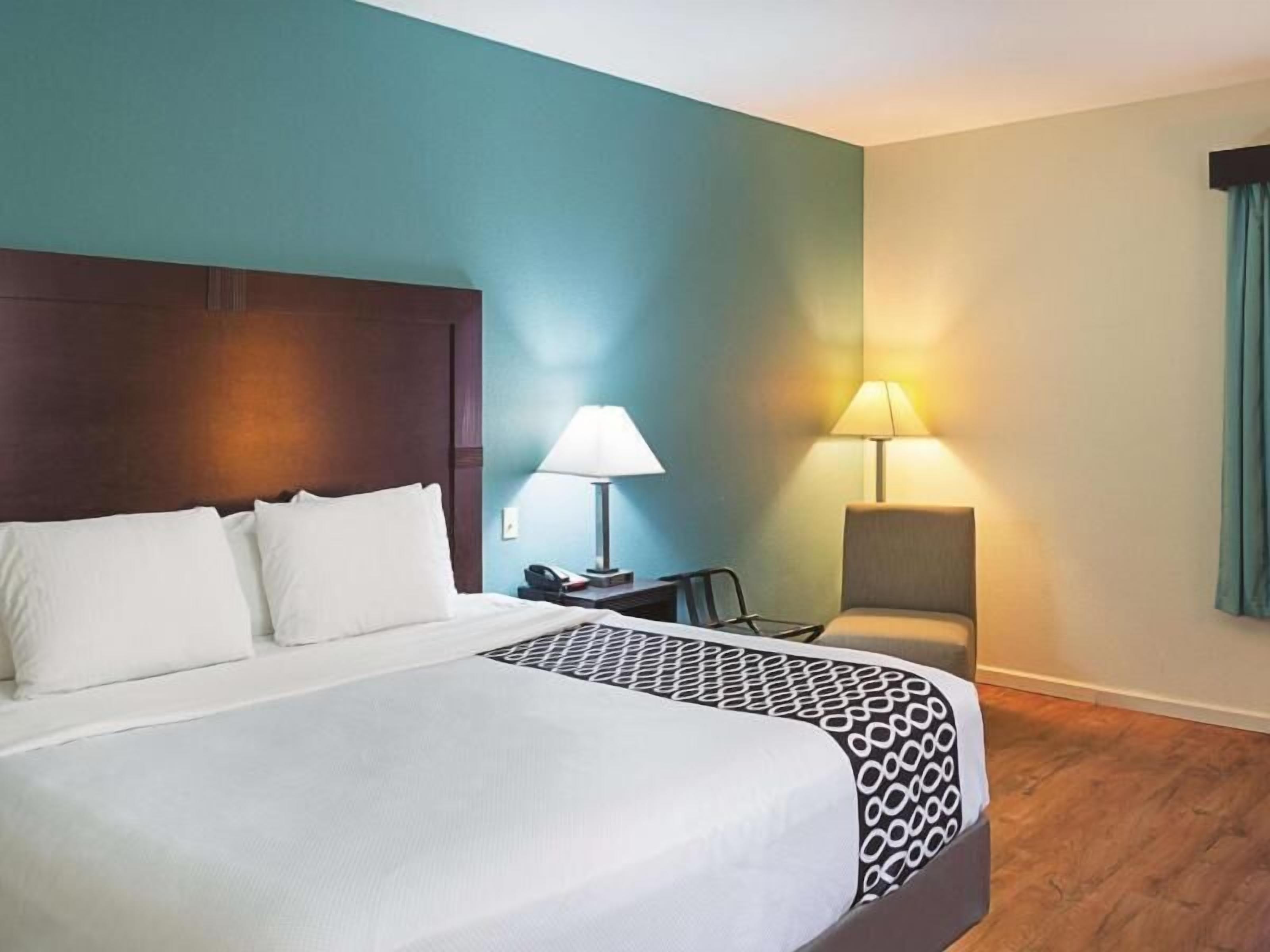 Ropa de cama de alta calidad y escritorio