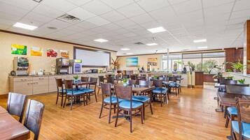 Free daily continental breakfast