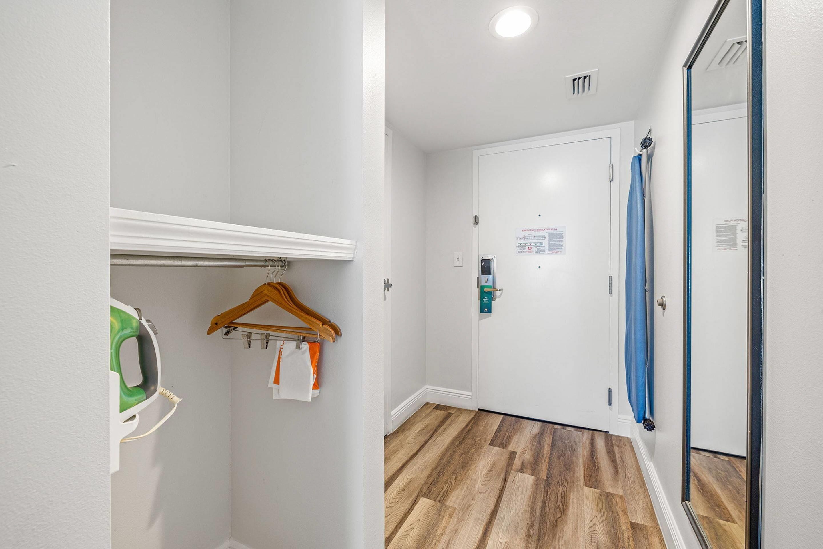 标准房, 2 张大床, 无烟房 | 办公桌、熨斗/熨衣板、折叠床/加床（额外收费）、免费 WiFi