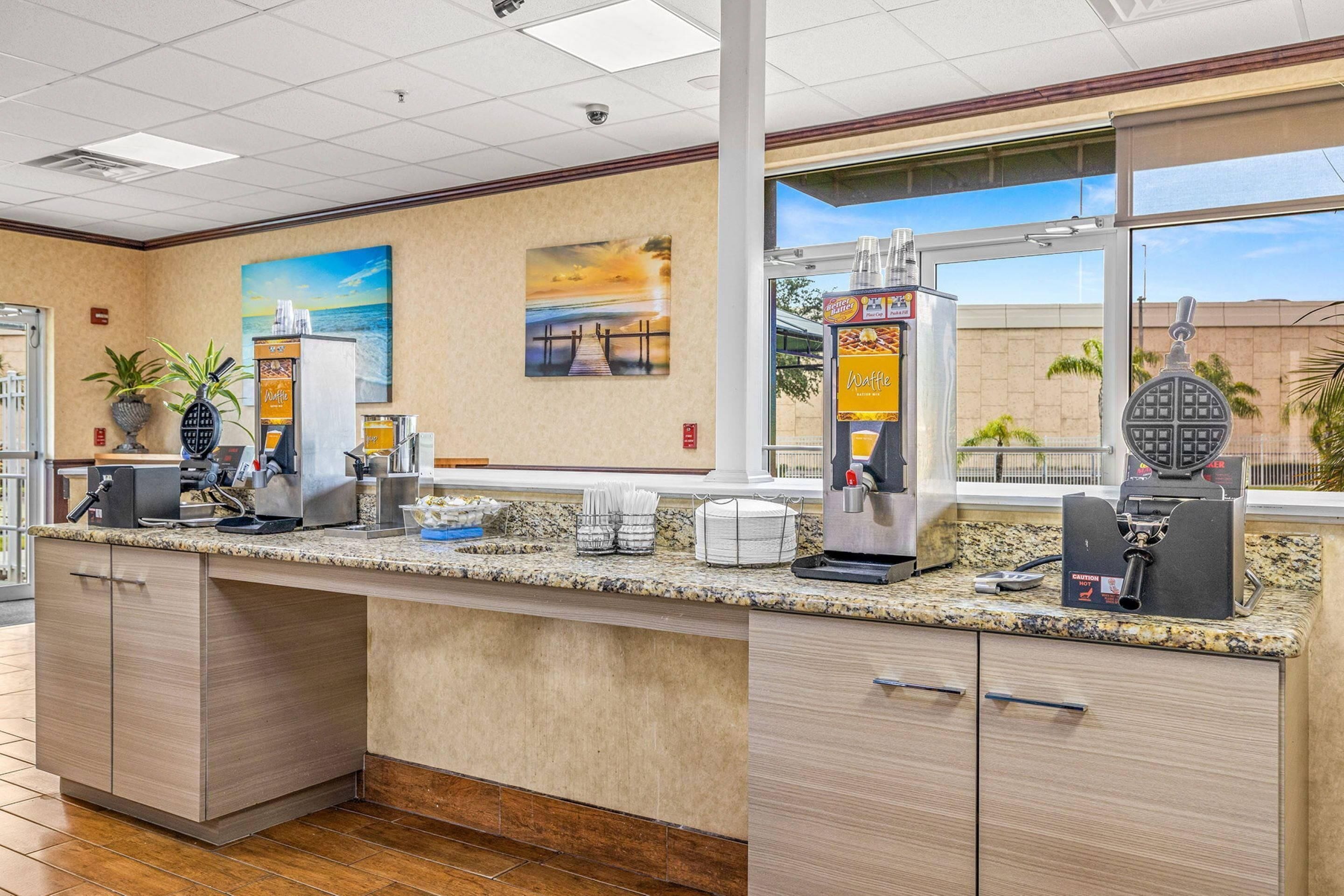 Free daily continental breakfast 