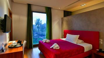 Camera Standard con letto matrimoniale o 2 letti singoli | Biancheria da letto ipoallergenica, minibar, una cassaforte in camera