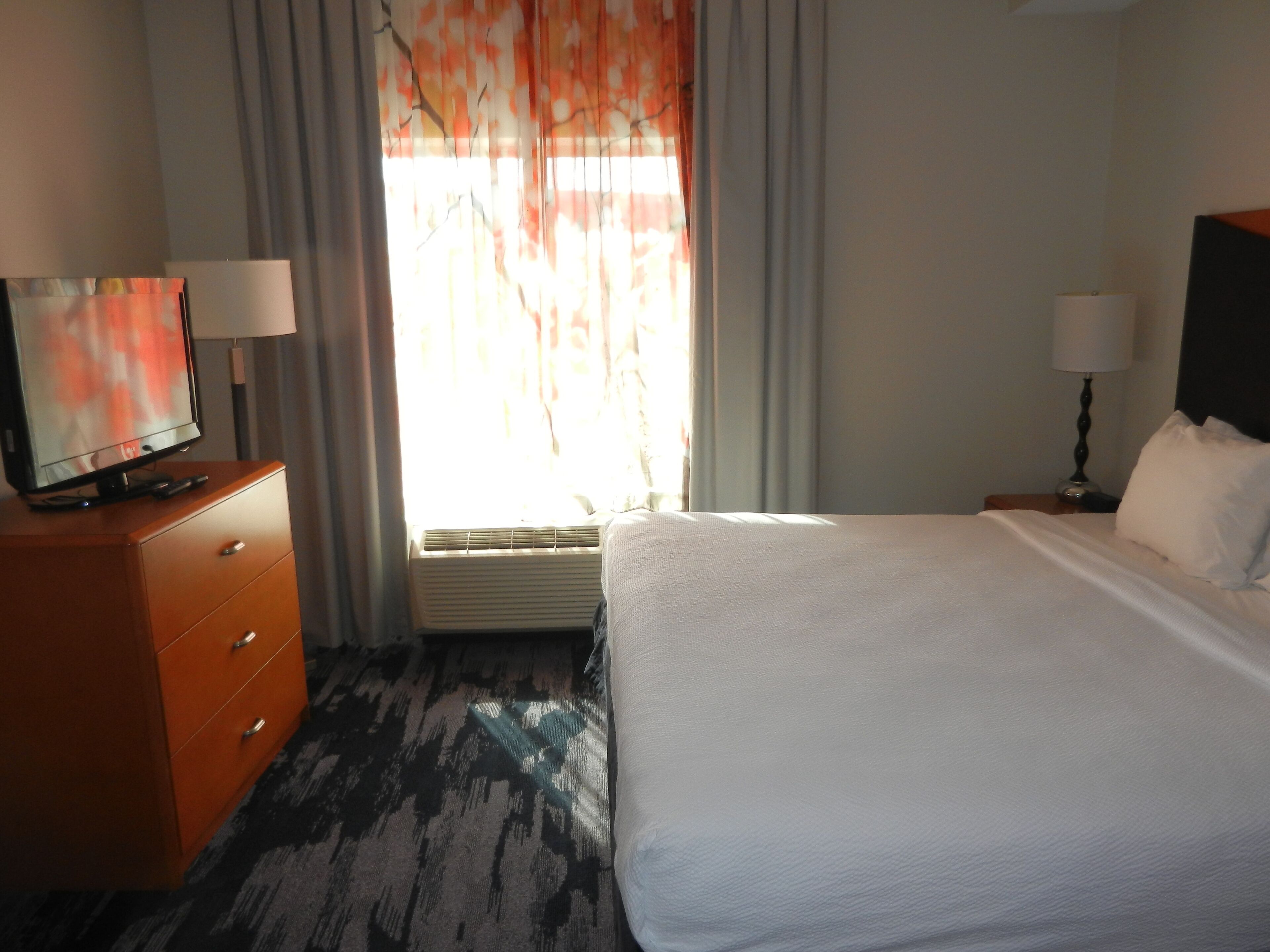executive suite, 1 king bed (hearing accessible) | in-room safe, desk, laptop workspace, blackout curtains