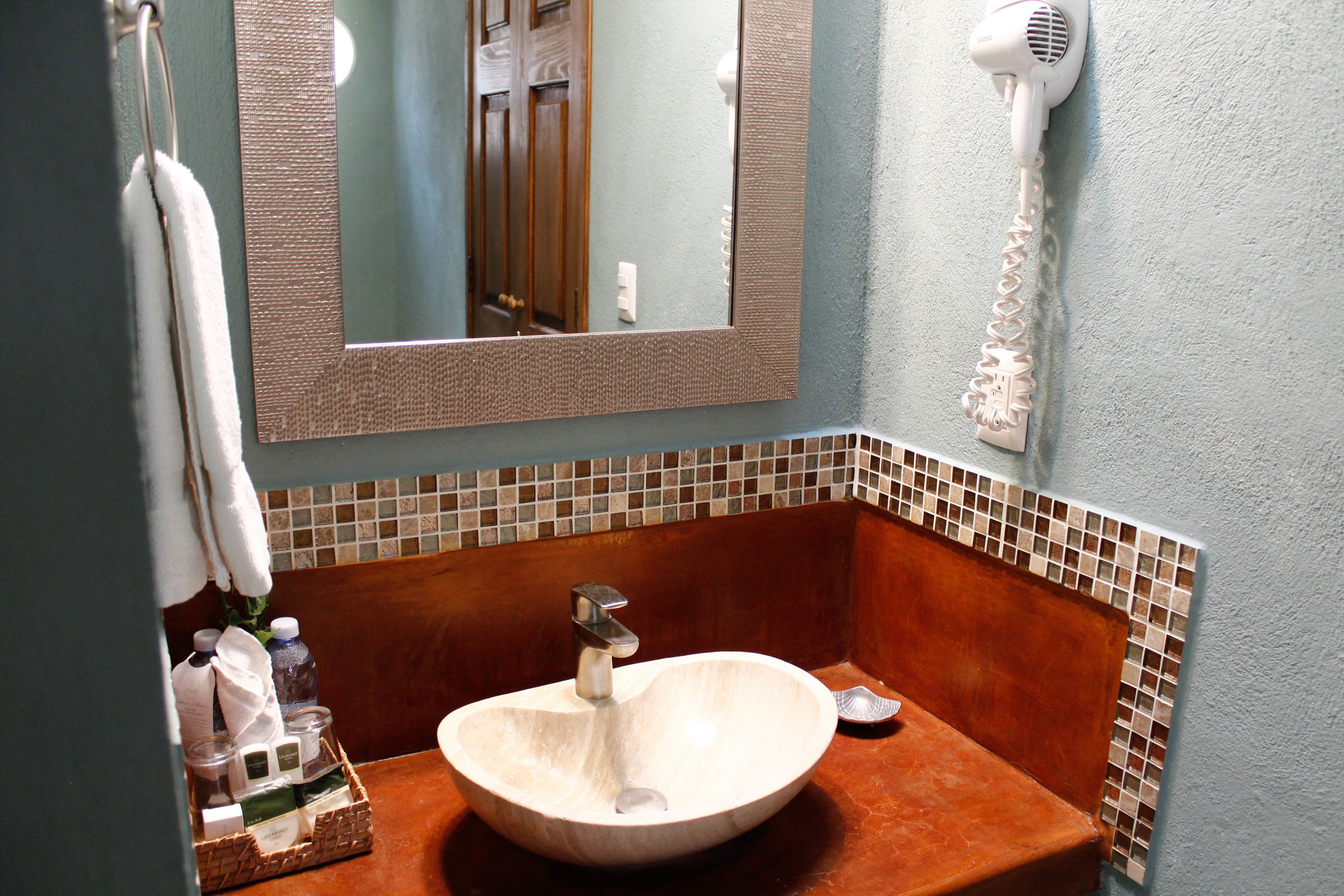 shower, free toiletries, towels