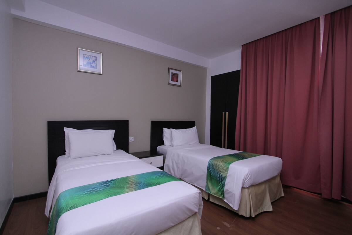 Iron/ironing board (on request), rollaway beds (surcharge), WiFi (free)