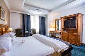 Phòng Suite | Minibar, két bảo mật tại phòng, bàn, phòng cách âm 