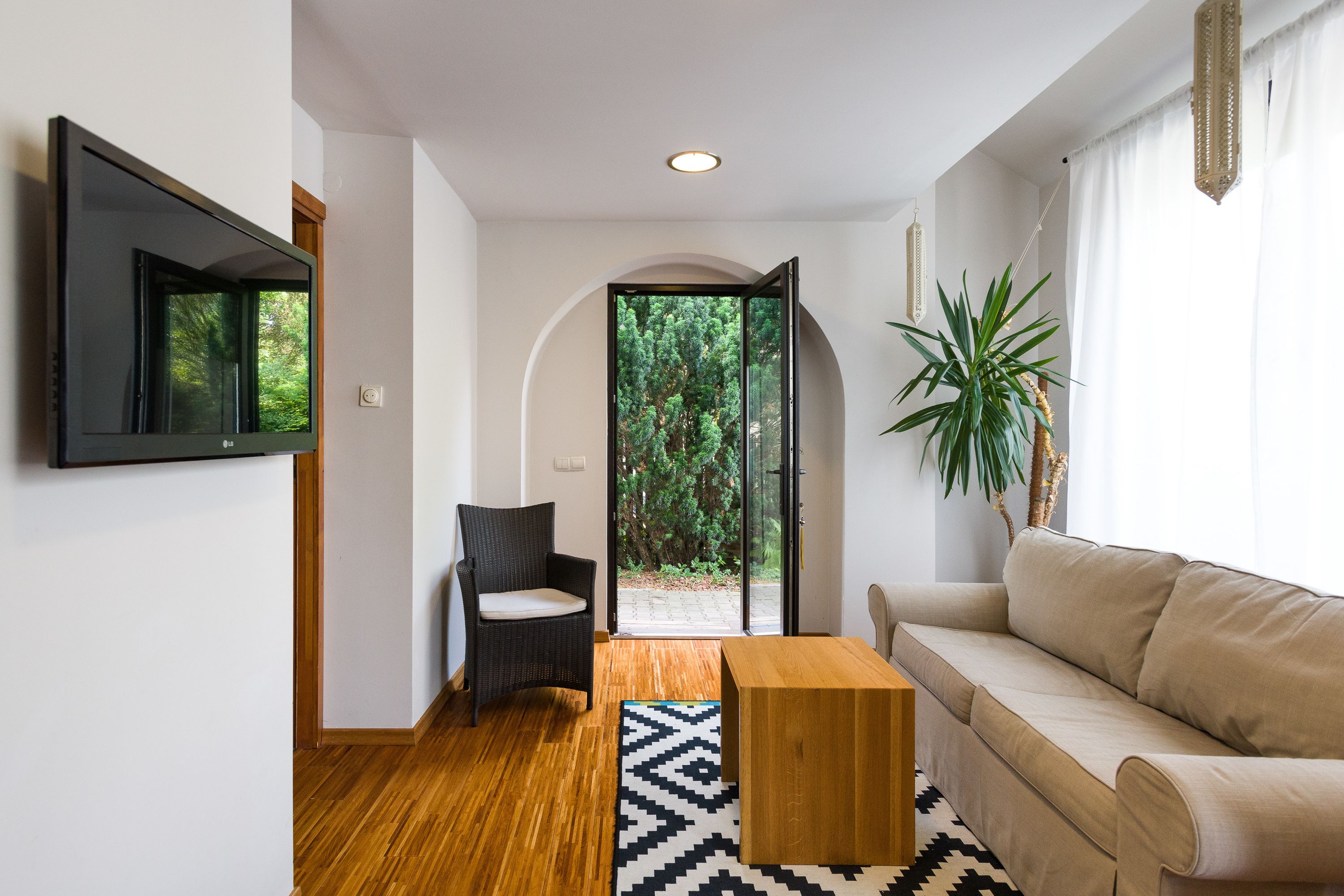 Apartment, 2 Bedrooms, Terrace, Annex Building | Living room