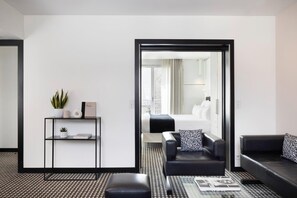 Suite Terrasse avec Jacuzzi | Premium bedding, in-room safe, desk, blackout drapes - Félicien & SPA (Paris)
