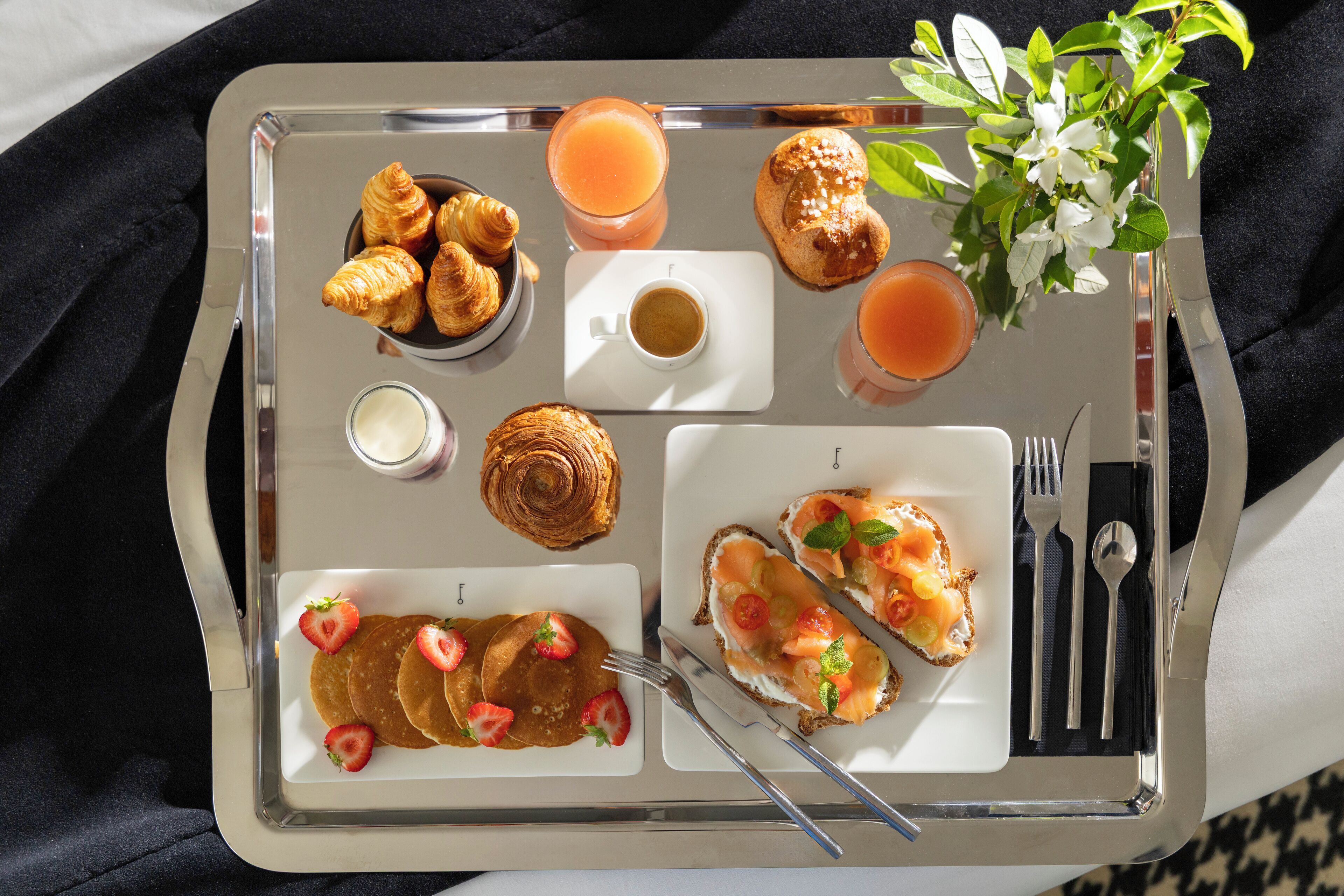 daily buffet breakfast (eur 18 per person)