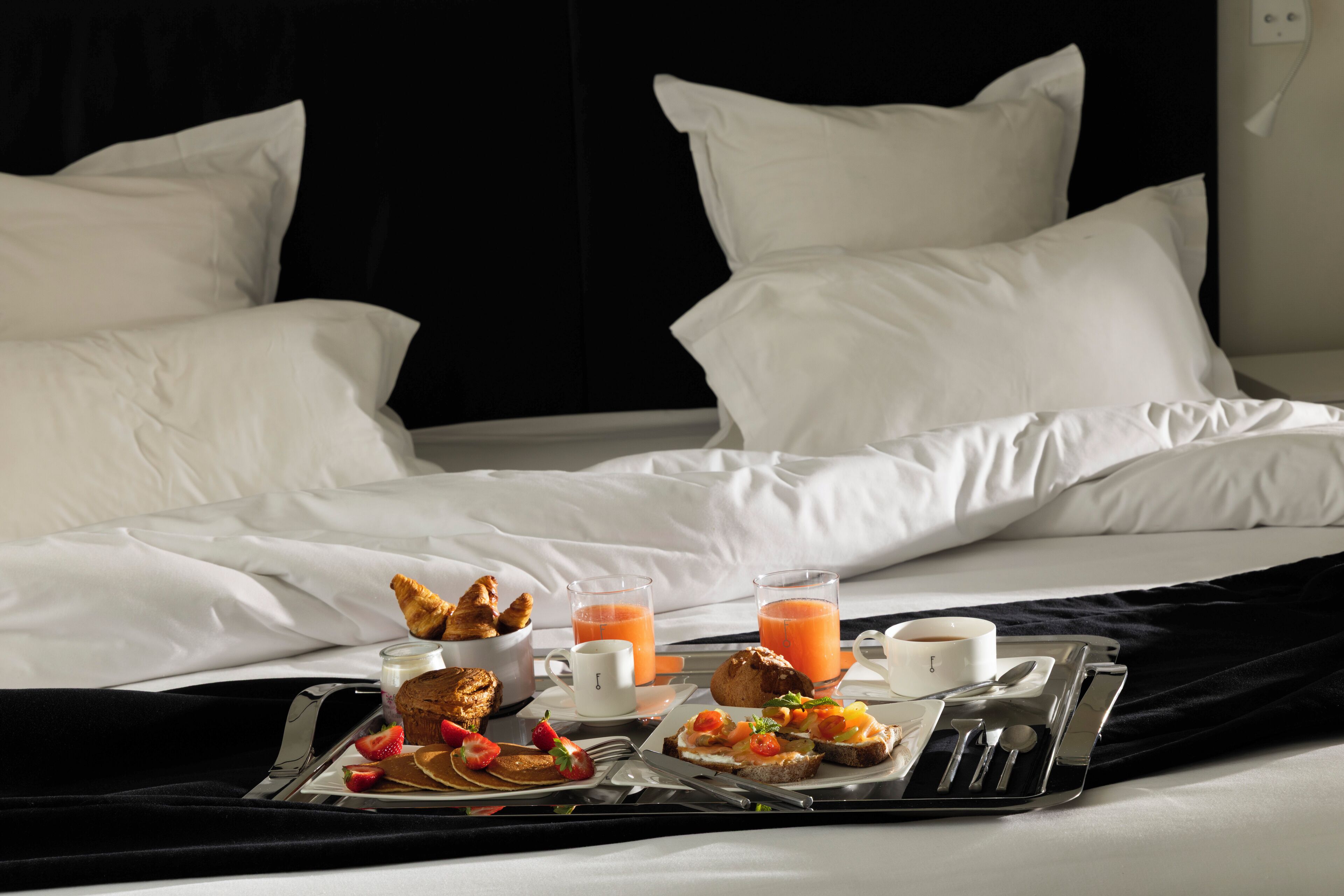 daily buffet breakfast (eur 18 per person)