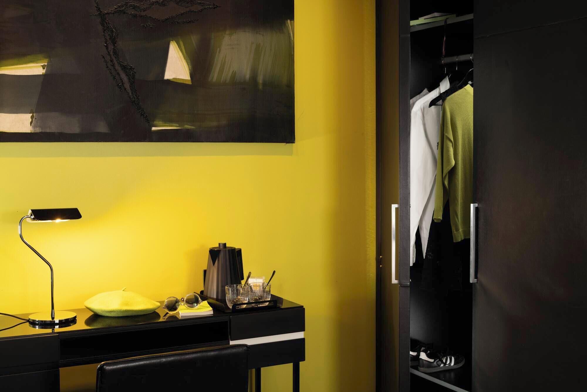 classic double room, 1 double or 2 single beds | 1 bedroom, premium bedding, in-room safe, desk