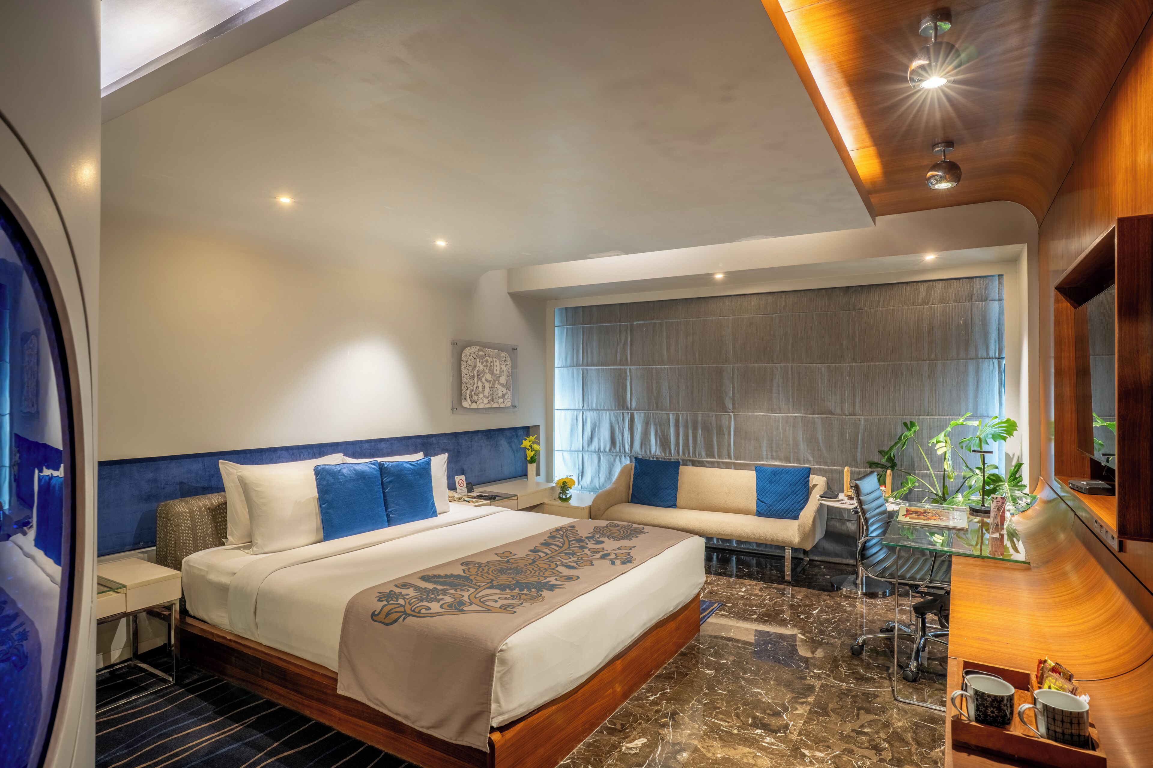 Residence room | Premium bedding, pillowtop beds, minibar, in-room safe