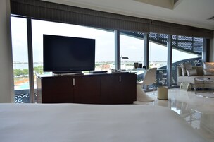 Panaromic Suite	 | Lake view