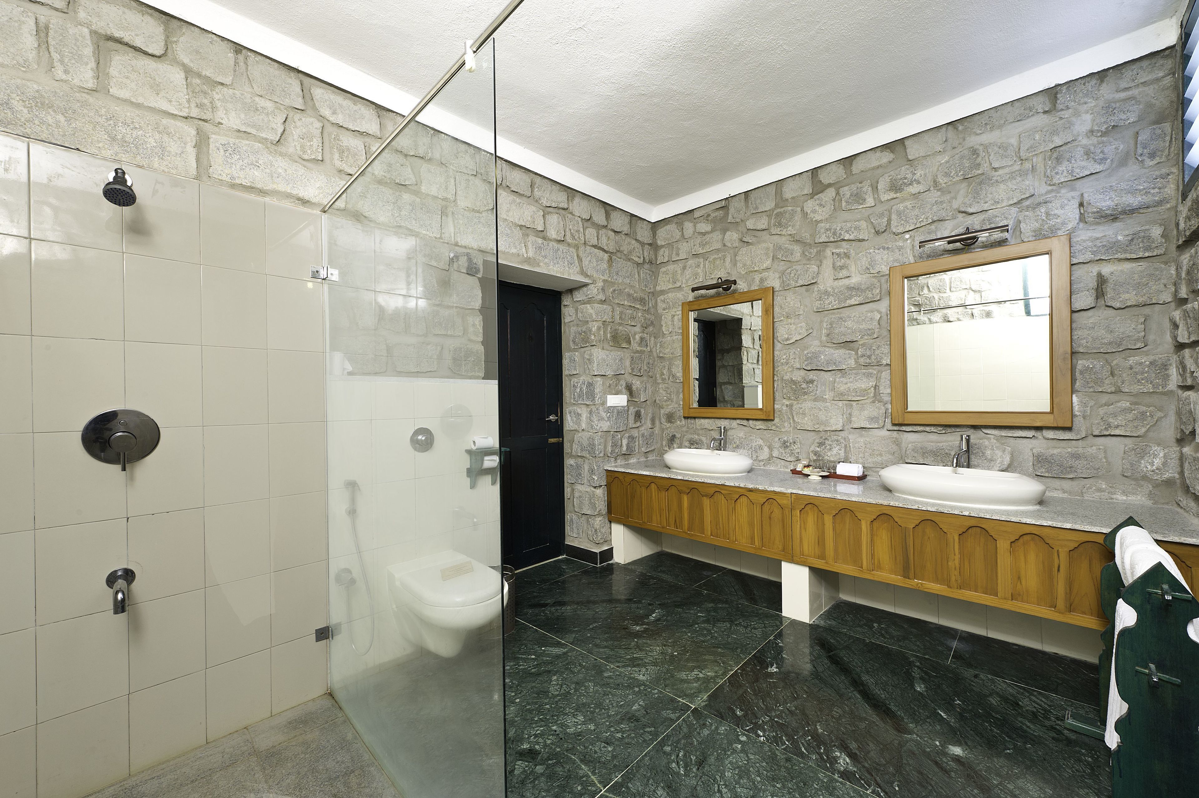 shower, free toiletries, towels