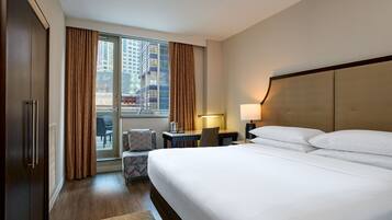 Room, 1 King Bed, Balcony