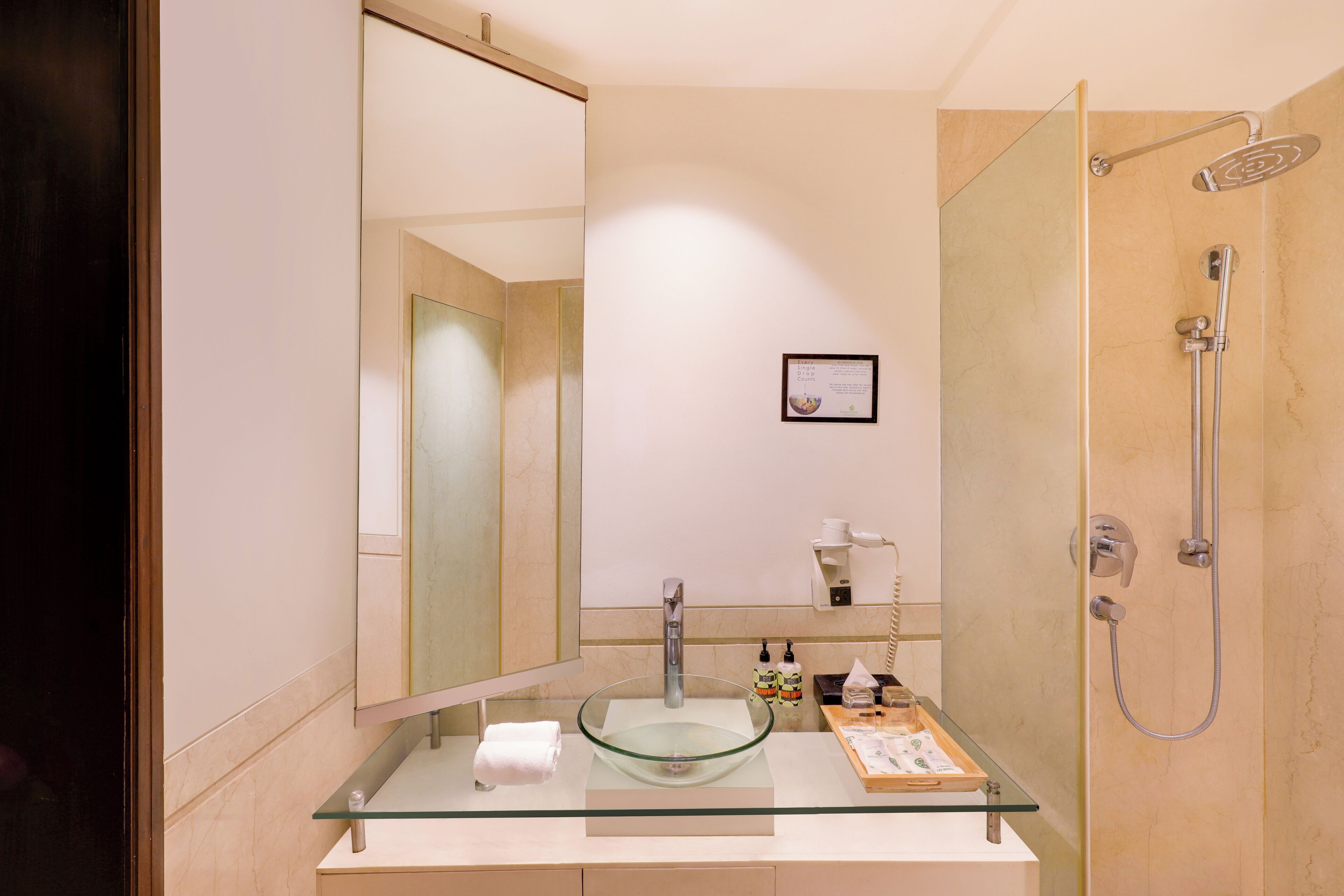 Foto - Lemon Tree Premier 2, Sector 29 Gurugram