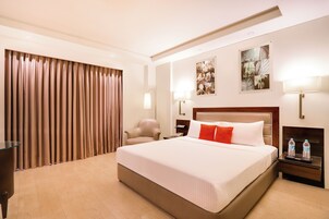 Premier Room | Premium bedding, minibar, in-room safe, individually decorated