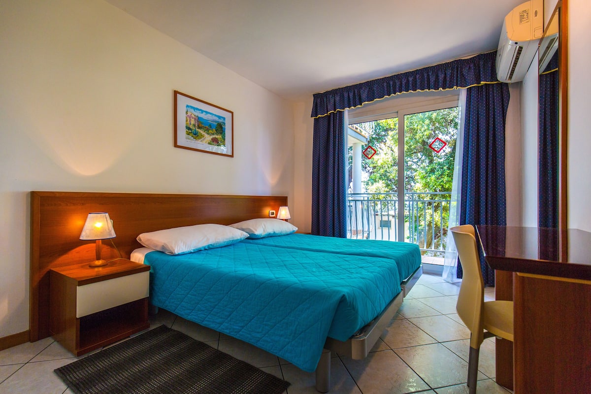 In-room safe, desk, blackout curtains, free cots/infant beds