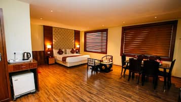Presidential Room | Premium bedding, minibar, in-room safe, desk