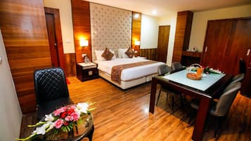 Deluxe Double Room | Premium bedding, minibar, in-room safe, desk