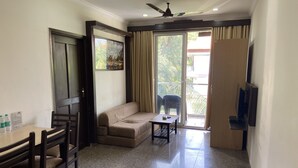 Suite AC Room with Balcony | 起居区