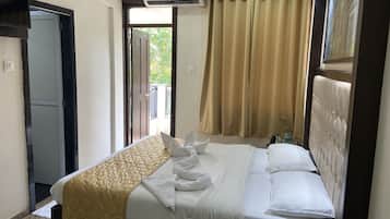 Classic Room, Balcony | In-room safe, desk, free WiFi