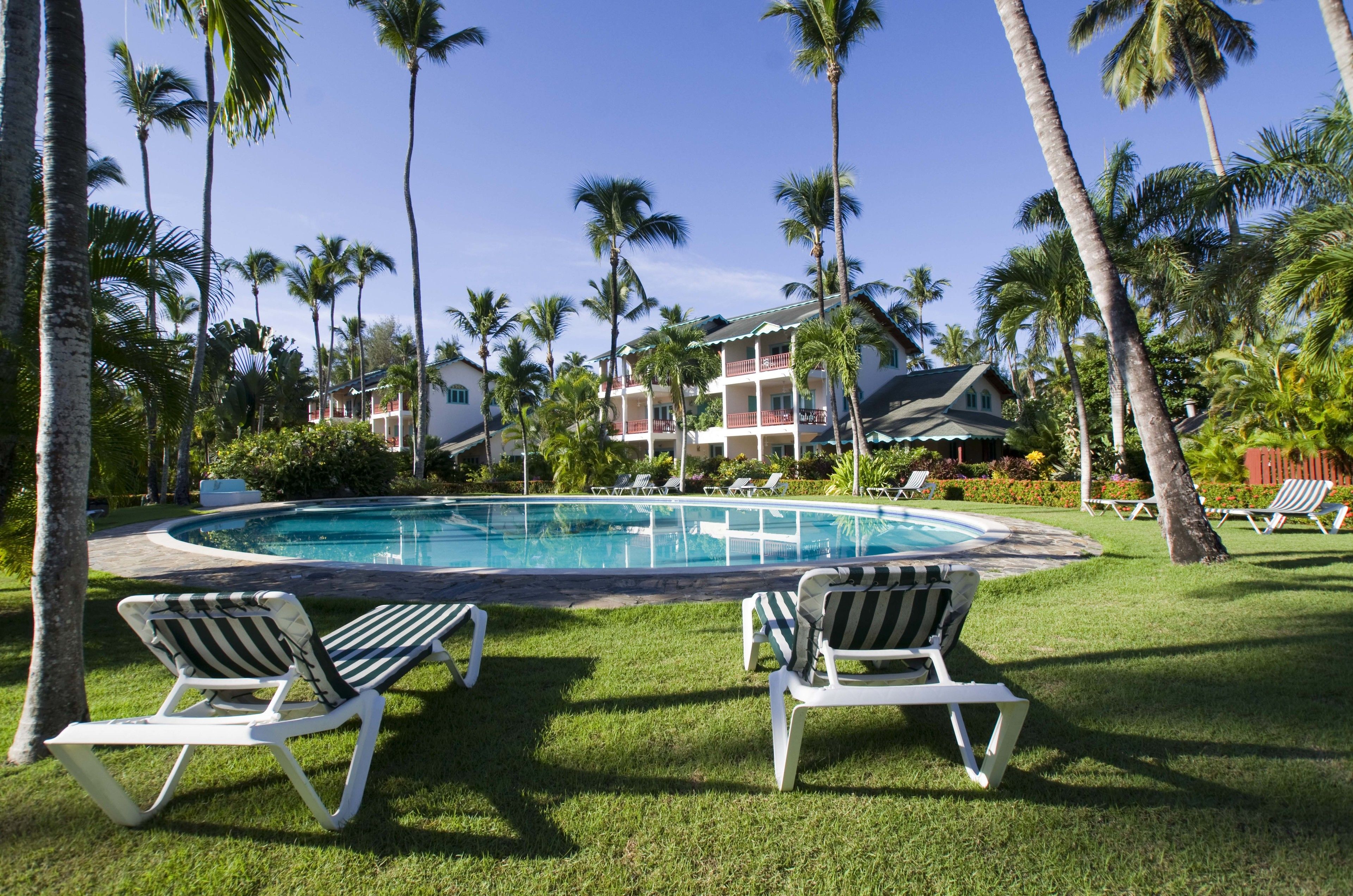 32-inch TV with cable channels