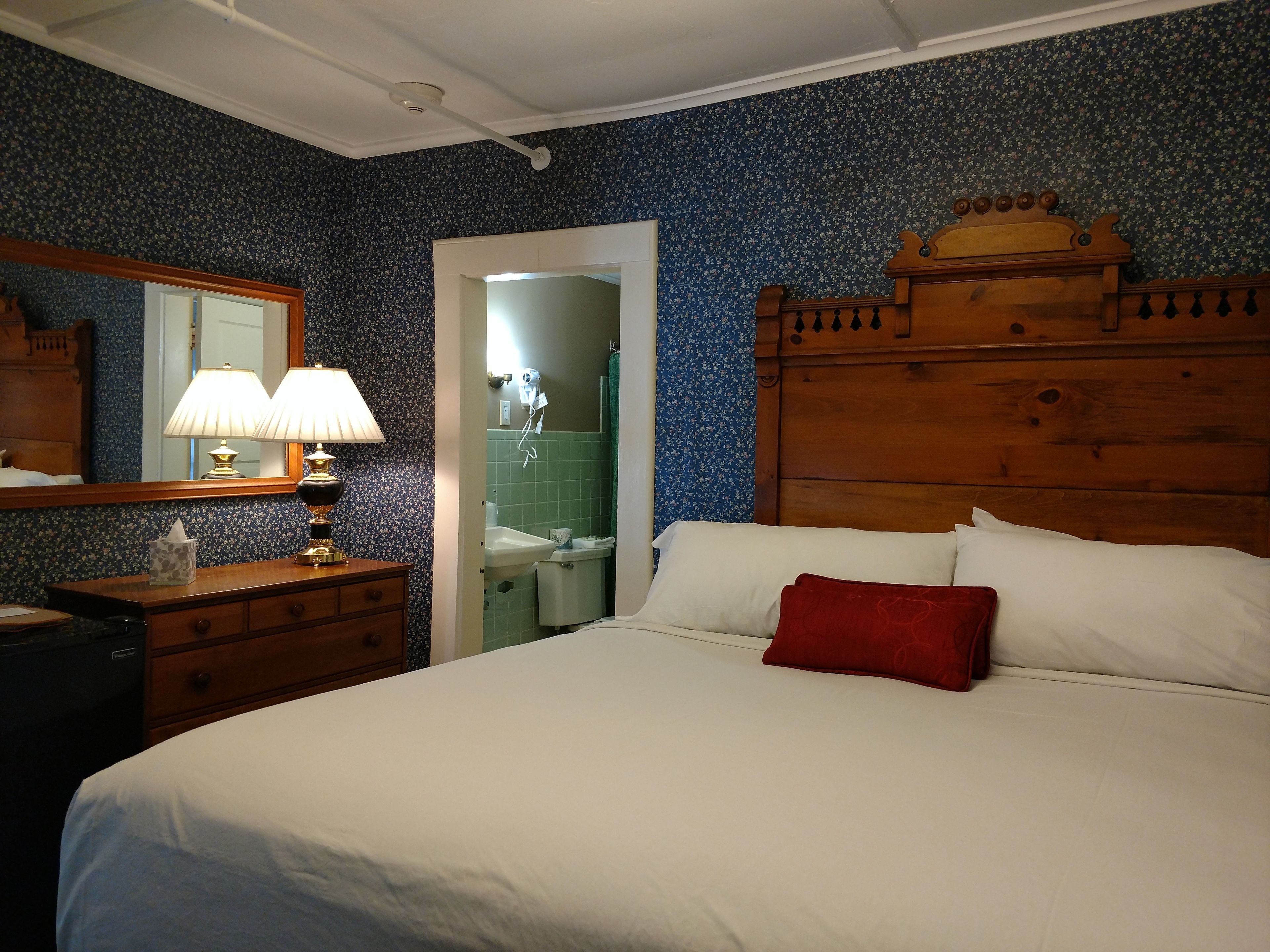 Suite familiar, 2 habitaciones | Edredón, camas con pillow-top y decoración personalizada 