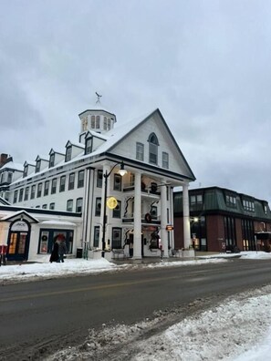 Front of property - Thayers Inn (Littleton)