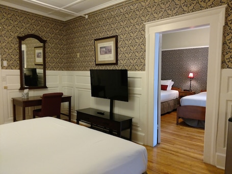 2 bedrooms, individually decorated, individually furnished