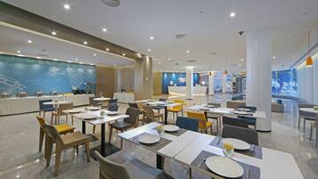 Petit déjeuner buffet compris tous les jours