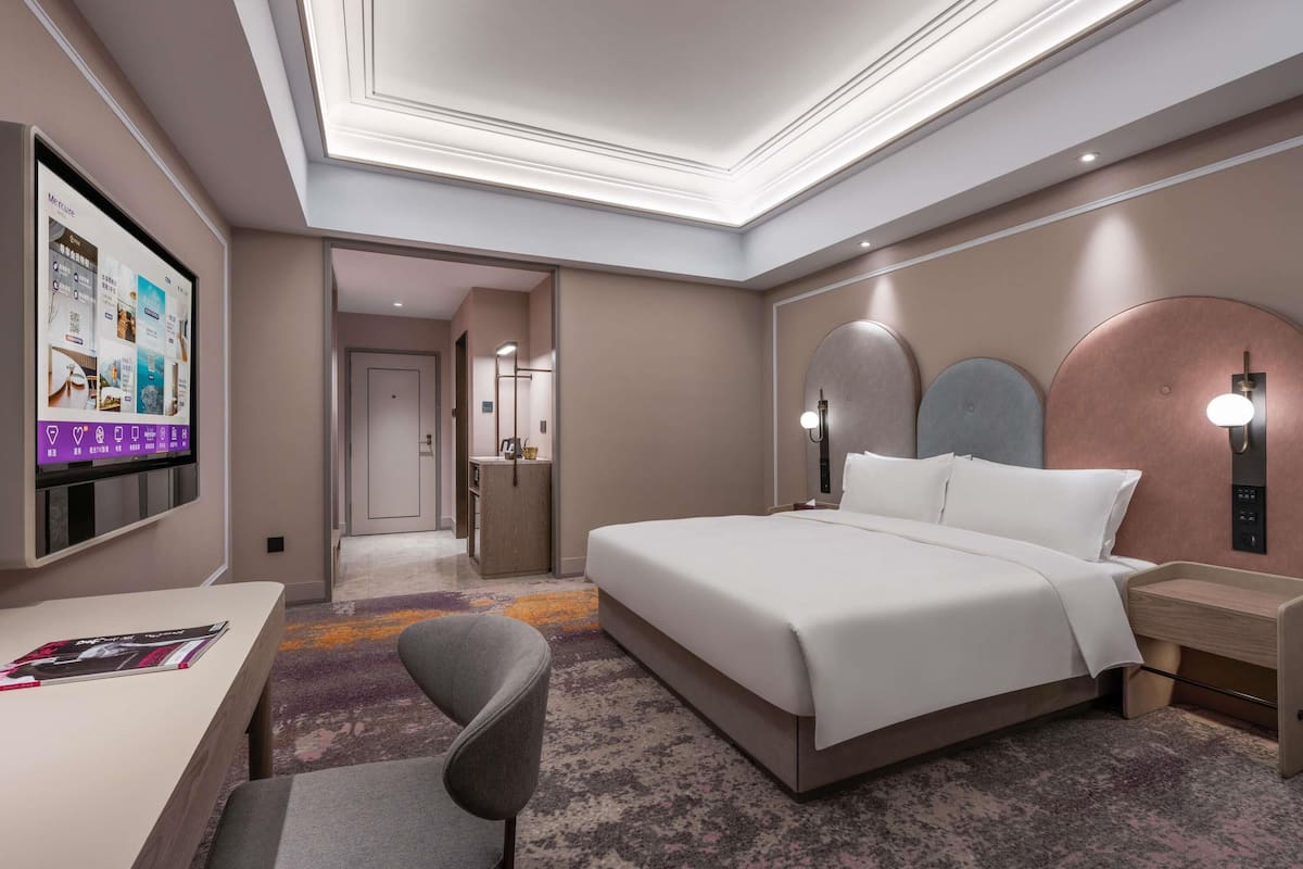 1 bedroom, free minibar items, in-room safe, desk