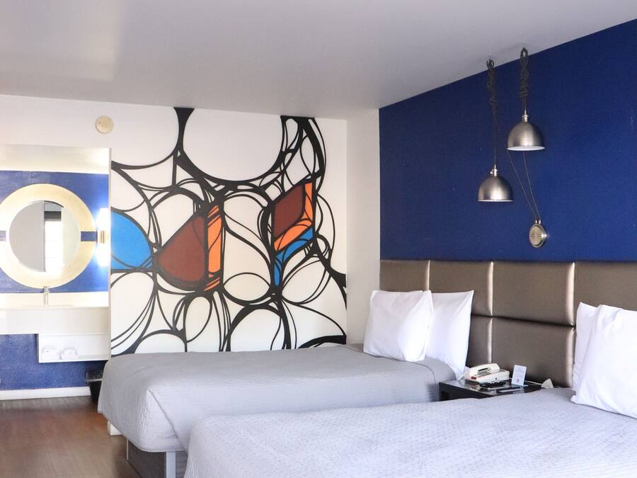 Chambre Standard, 2 lits doubles | Bureau, rideaux occultants, fer et planche à repasser, Wi-Fi gratuit