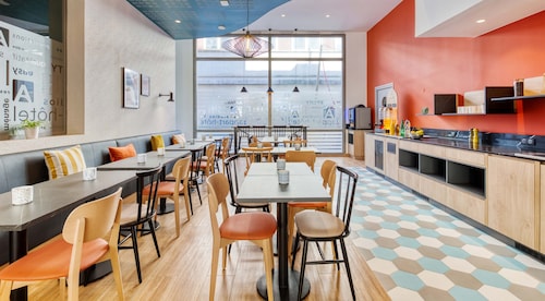 Appart'City Confort Paris Clichy Mairie