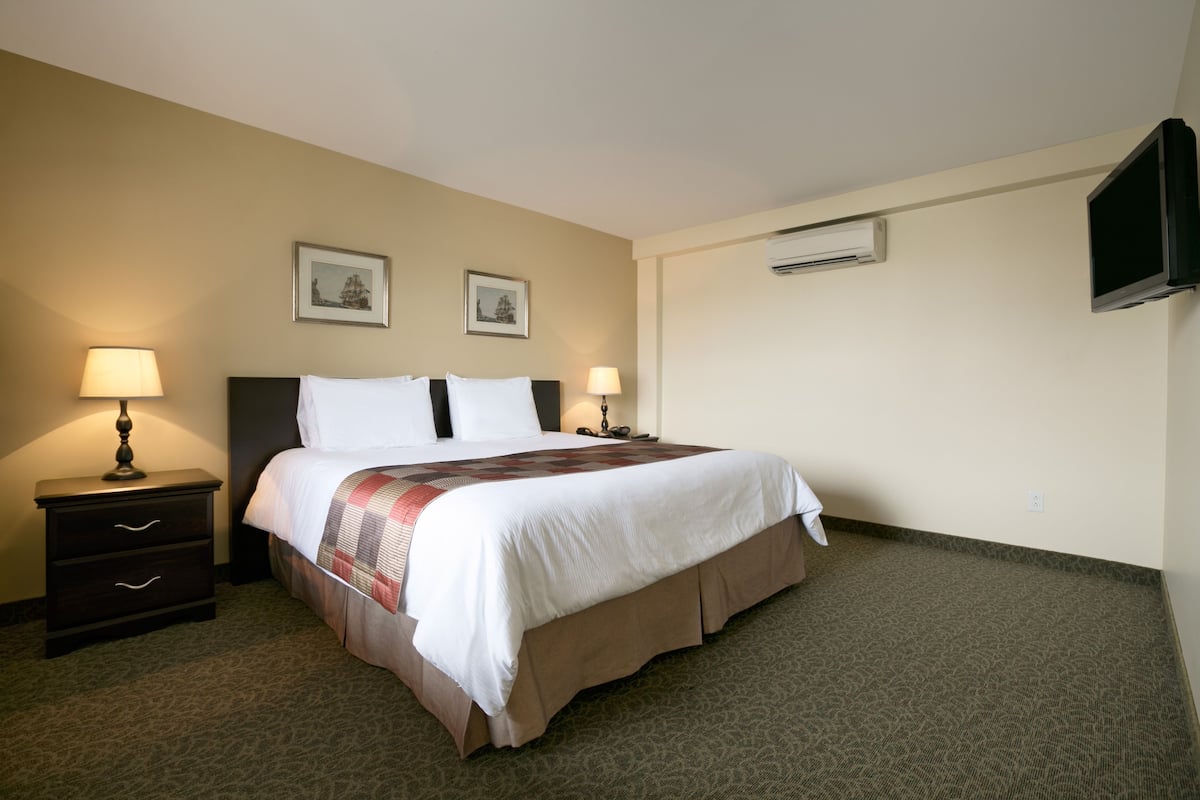 Bureau, chambres insonorisées, fer et planche à repasser, Wi-Fi gratuit